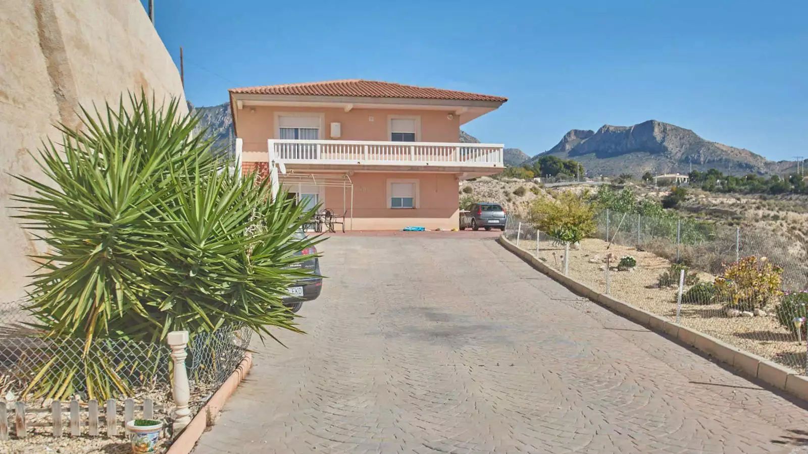 Villa 300m² in Spain, Busot. Priced at 338000€ rent photo-1