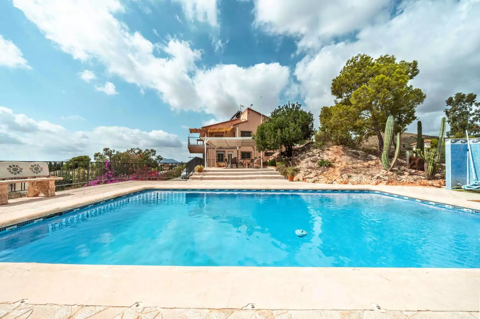 Villa 413m² in Spain, Alicante. Priced at 449000€ rent photo-1