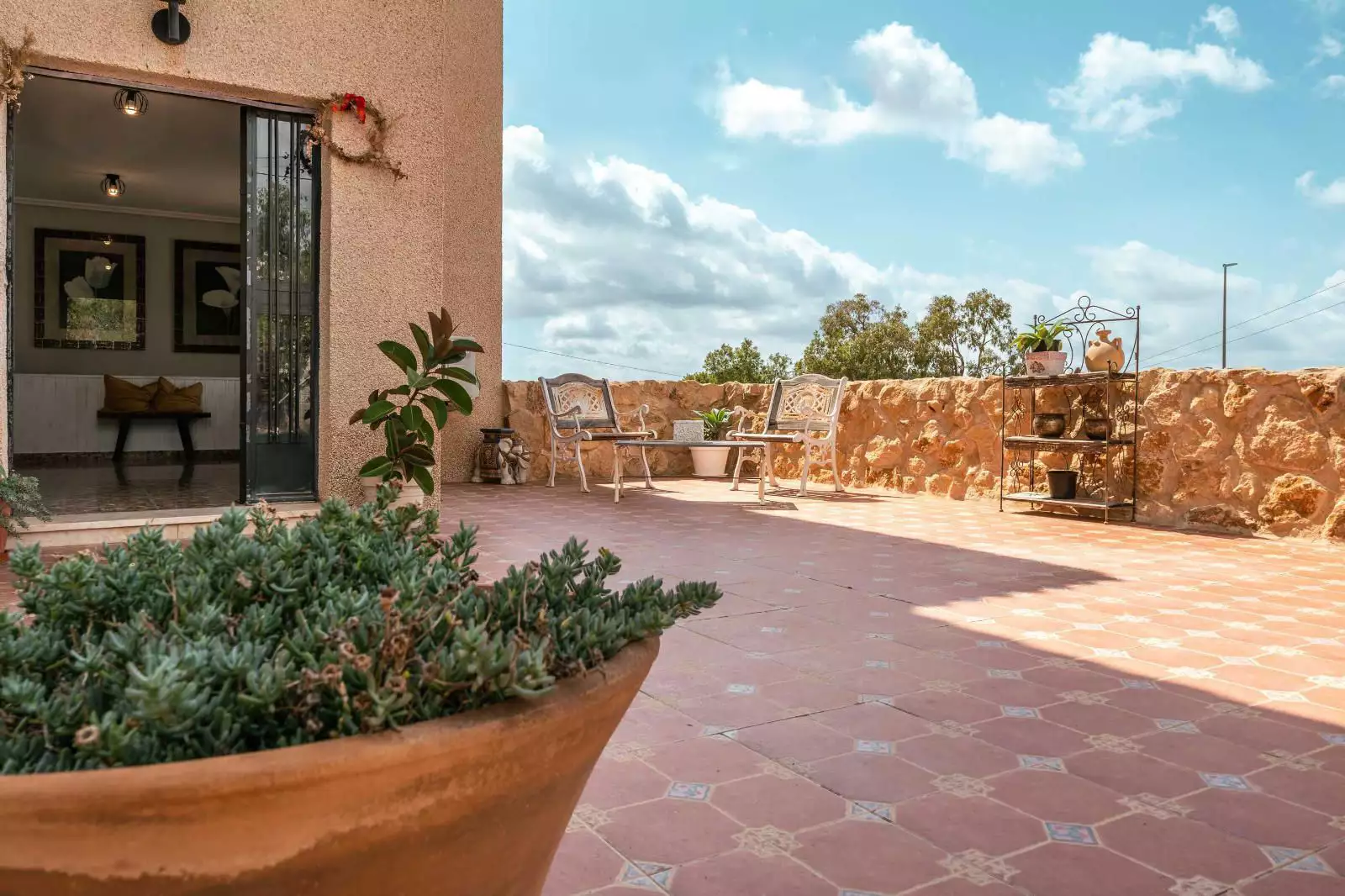 Villa 413m² in Spain, Alicante. Priced at 449000€ rent photo-2