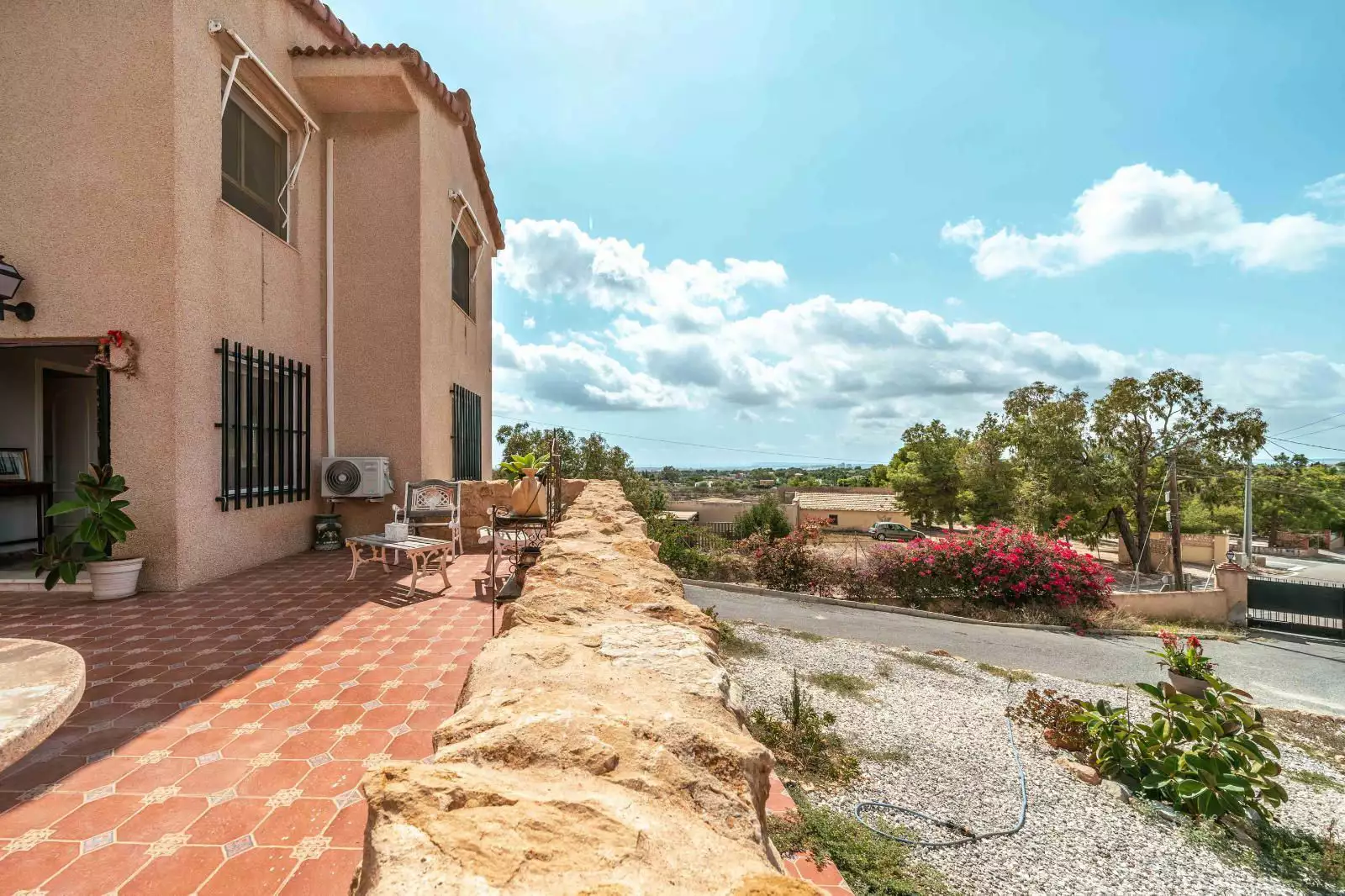 Villa 413m² in Spain, Alicante. Priced at 449000€ rent photo-3
