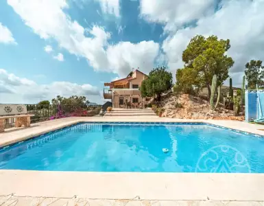 Buy in Spain for 449000€