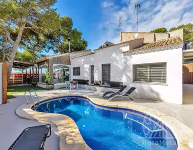 Buy in Spain for 665000€