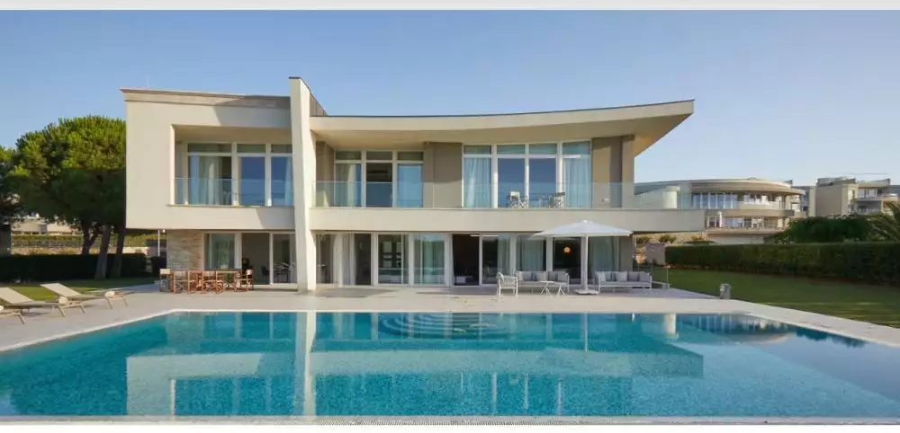 Villa 915m² in Croatia, Umag. Priced at 6500000€ rent photo-1