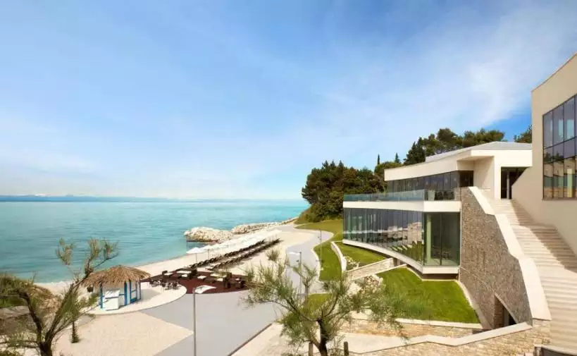 Villa 915m² in Croatia, Umag. Priced at 6500000€ rent photo-7