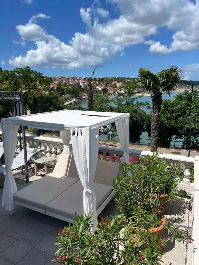 House 390m² in Croatia, Krka. Priced at 2500000€ rent photo-4