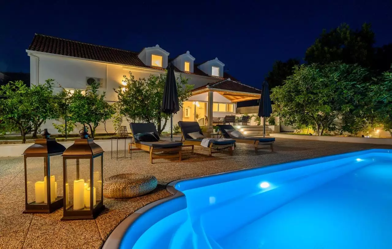 House 196m² in Croatia, Brac. Priced at 1500000€ rent photo-1