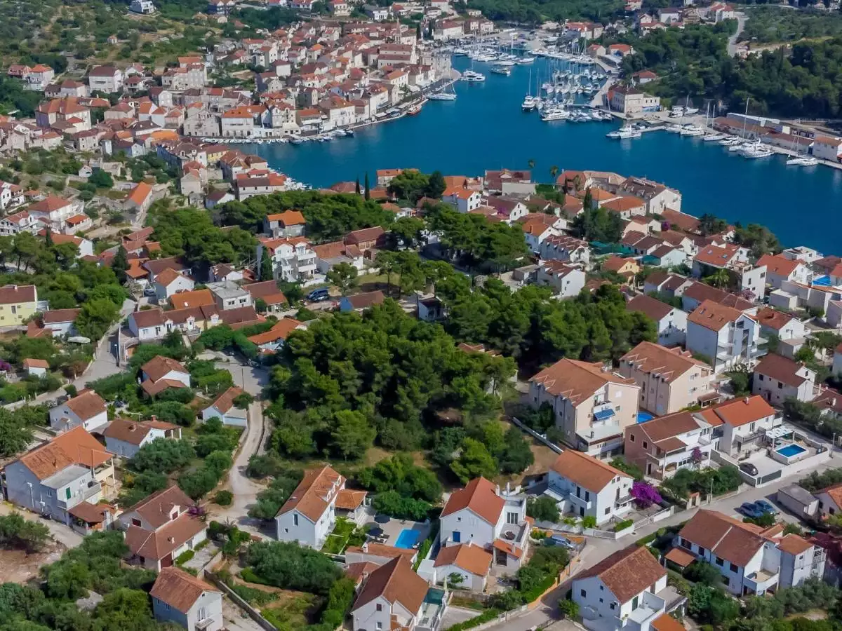 House 196m² in Croatia, Brac. Priced at 1500000€ rent photo-6