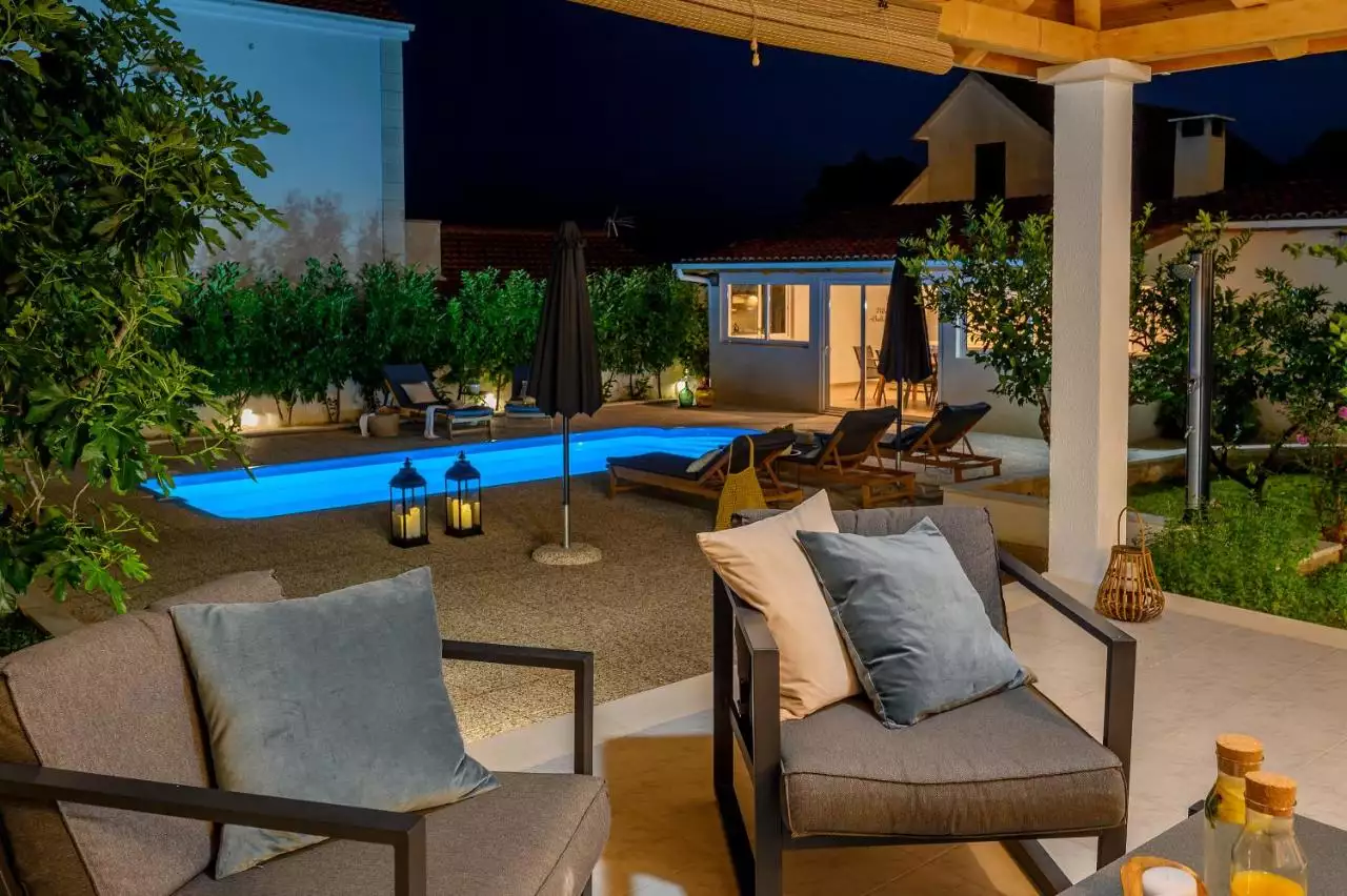 House 196m² in Croatia, Brac. Priced at 1500000€ rent photo-7
