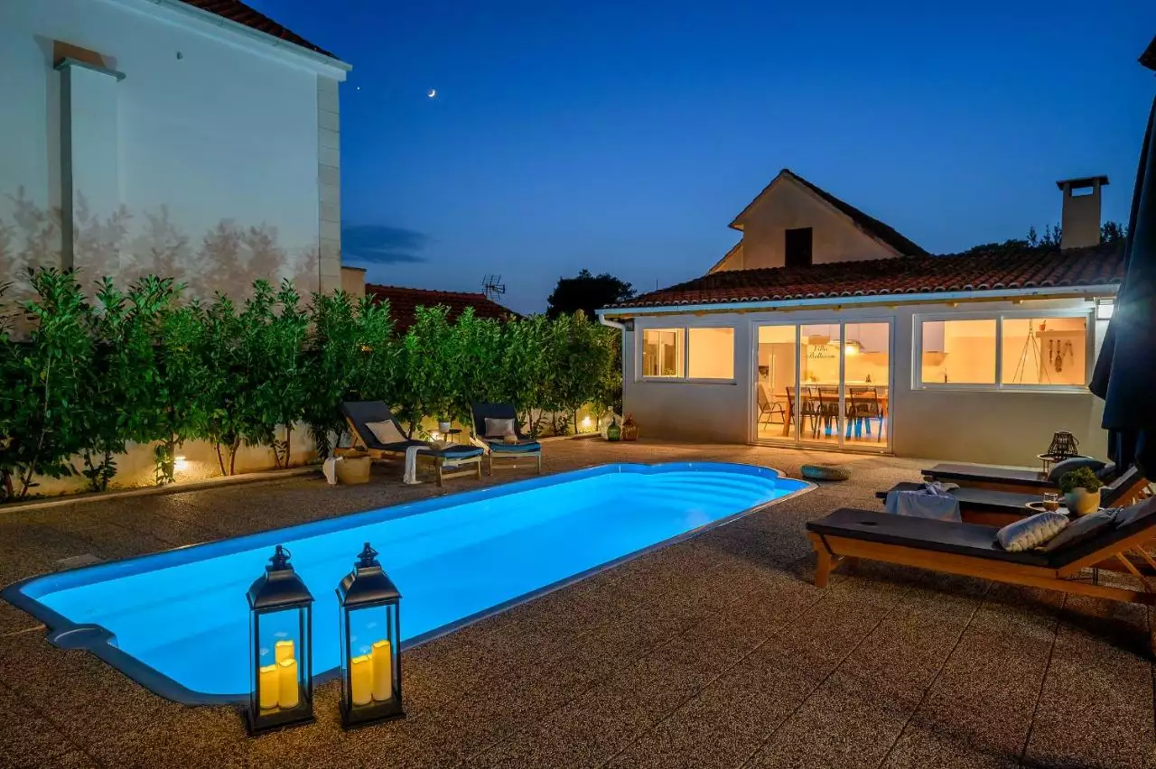 House 196m² in Croatia, Brac. Priced at 1500000€ rent photo-8