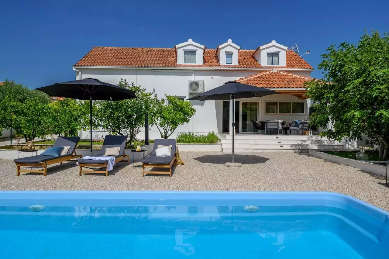 House 196m² in Croatia, Brac. Priced at 1500000€ rent photo-28