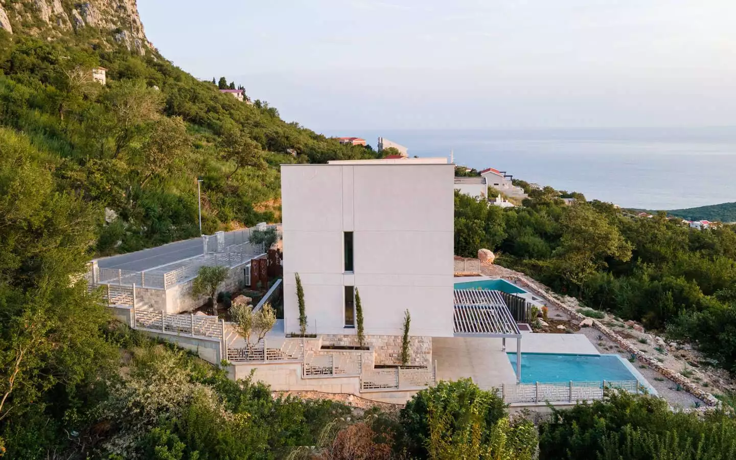 Villa 227m² in Montenegro, Tudorovici. Priced at 850000€ rent photo-3
