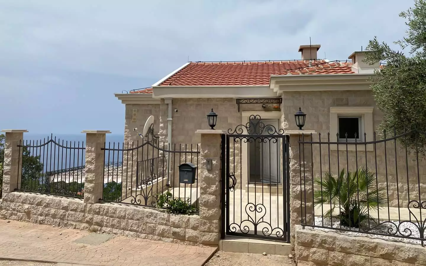 Villa 270m² in Montenegro, Rezevici. Priced at 3000000$ rent photo-3