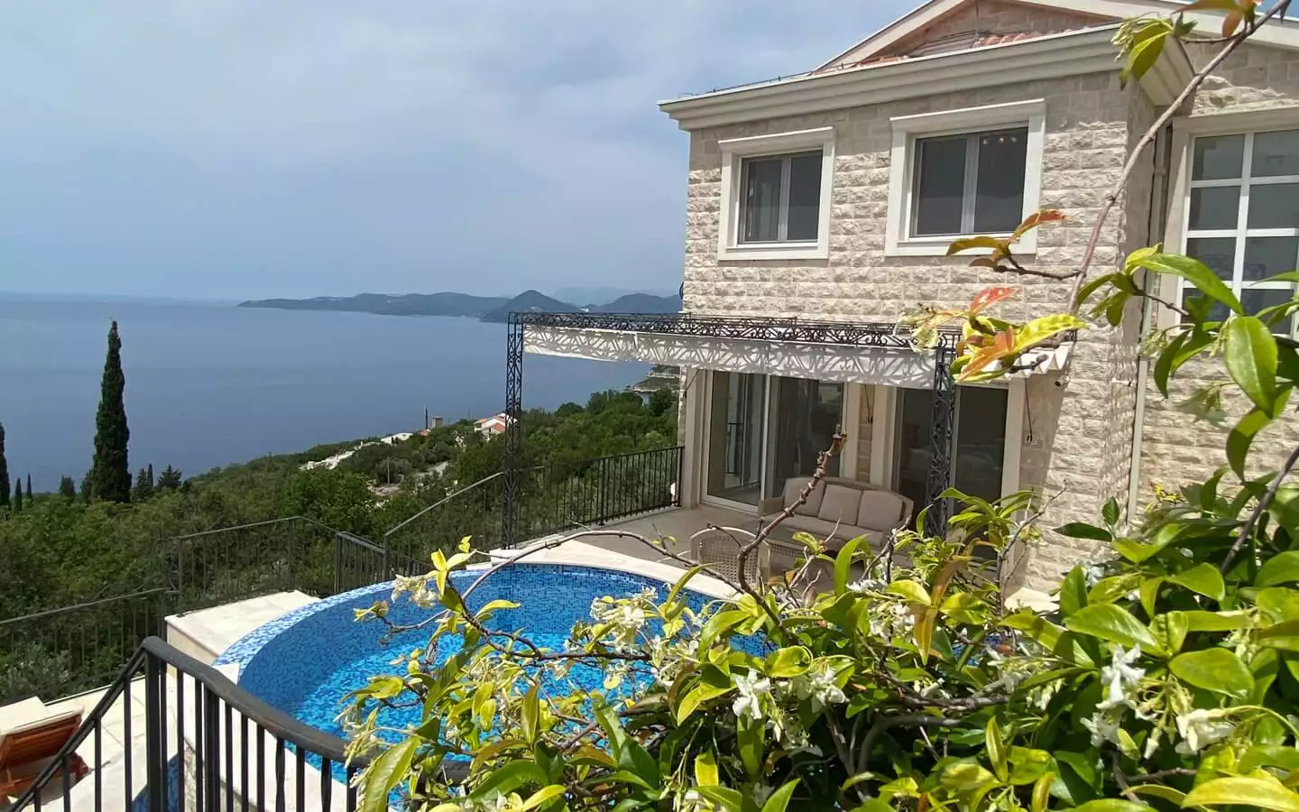 Villa 270m² in Montenegro, Rezevici. Priced at 3000000$ rent photo-4