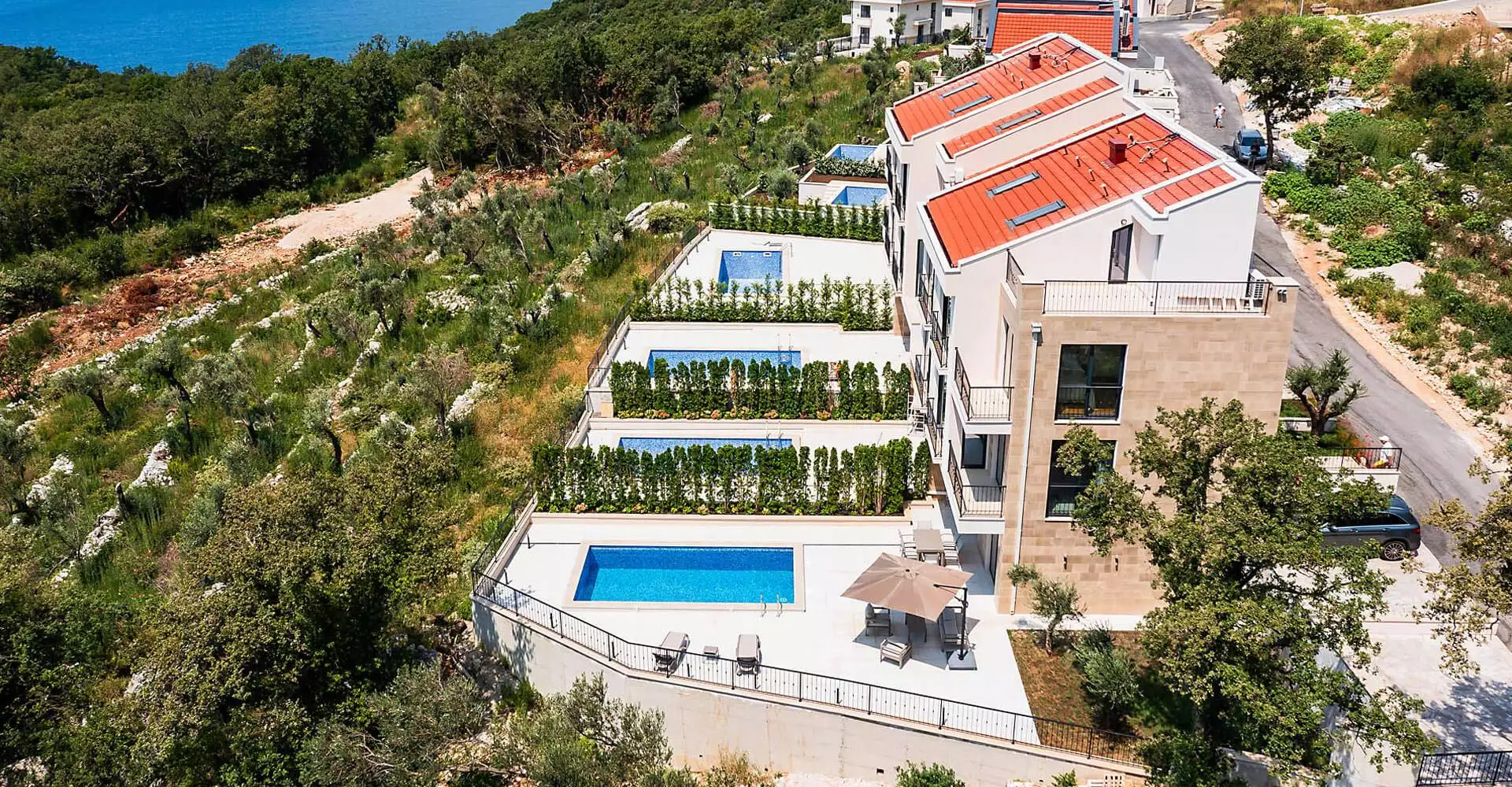 Townhouse 220m² in Montenegro, Rezevici. Priced at 720000€ rent photo-1