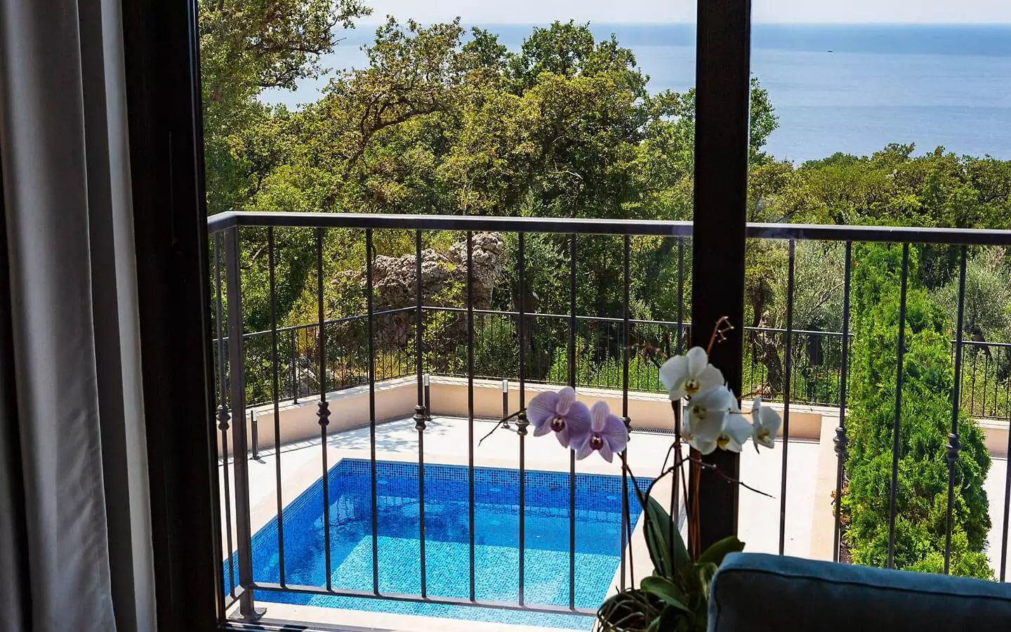 Townhouse 220m² in Montenegro, Rezevici. Priced at 720000€ rent photo-5