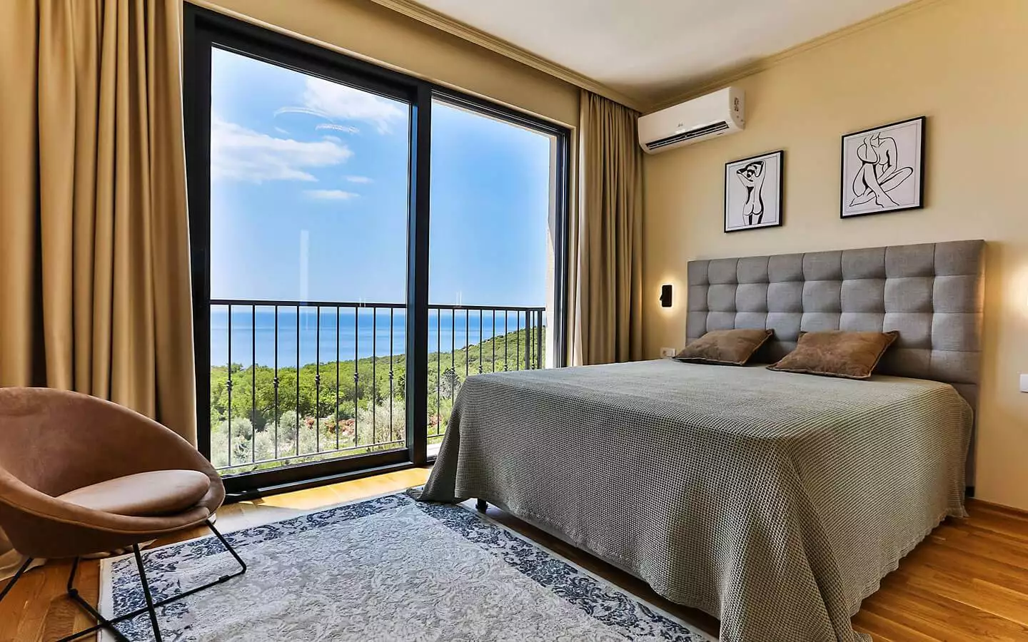 Townhouse 220m² in Montenegro, Rezevici. Priced at 720000€ rent photo-11
