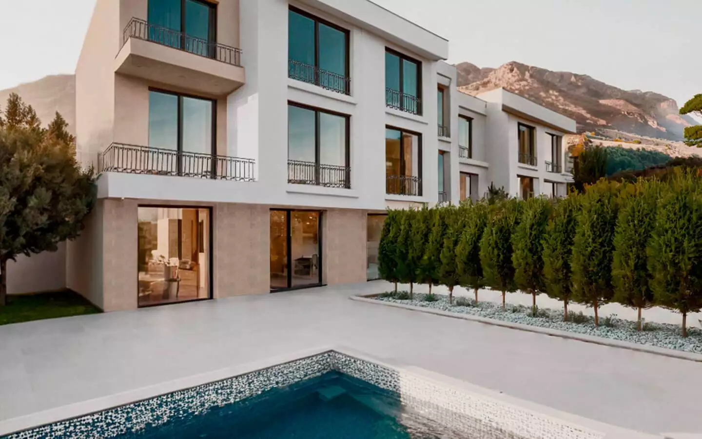 Other Properties 225m² in Montenegro, Budva. Priced at 650000€ rent photo-3