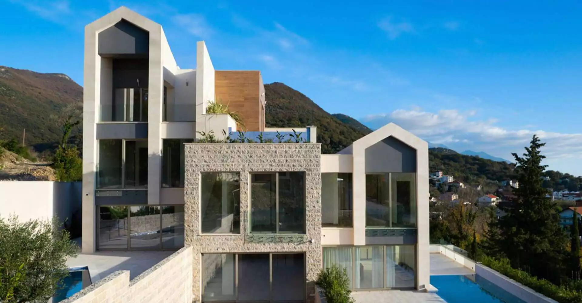 Townhouse 241m² in Montenegro, Tivat. Priced at 610000€ rent photo-1
