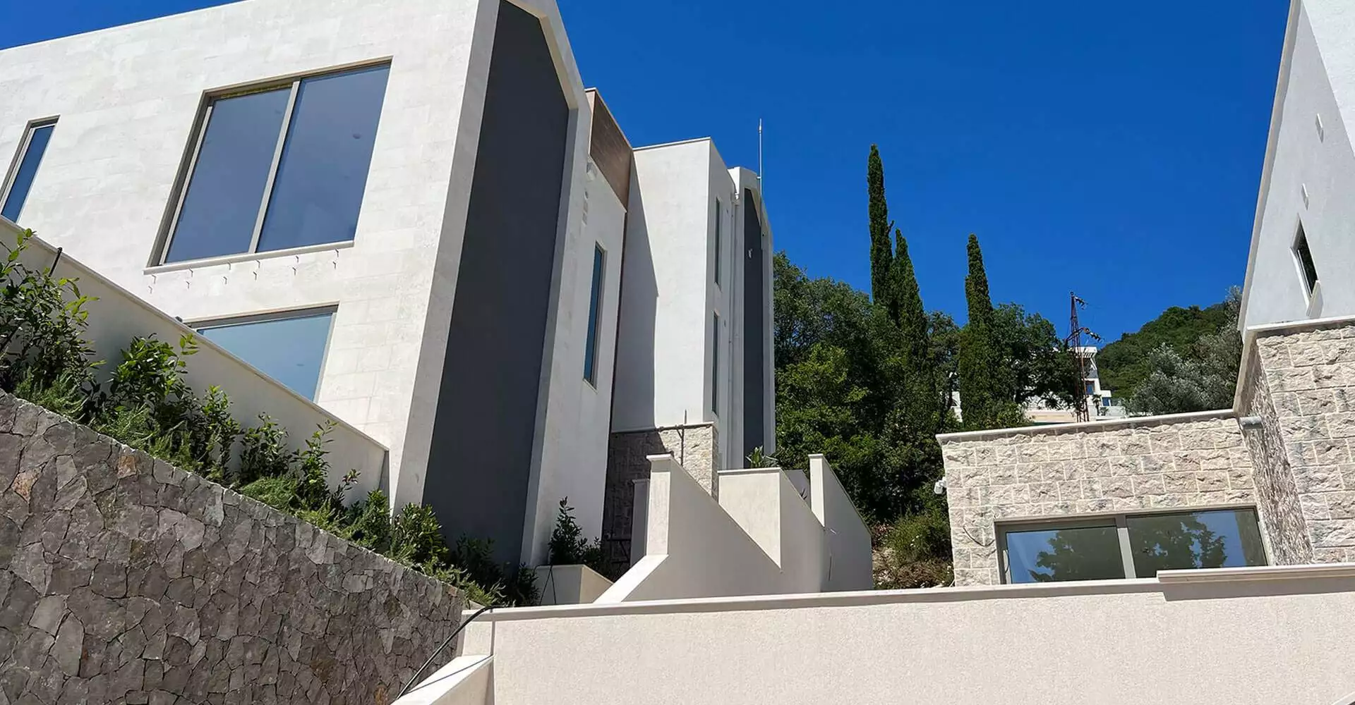 Townhouse 241m² in Montenegro, Tivat. Priced at 610000€ rent photo-7