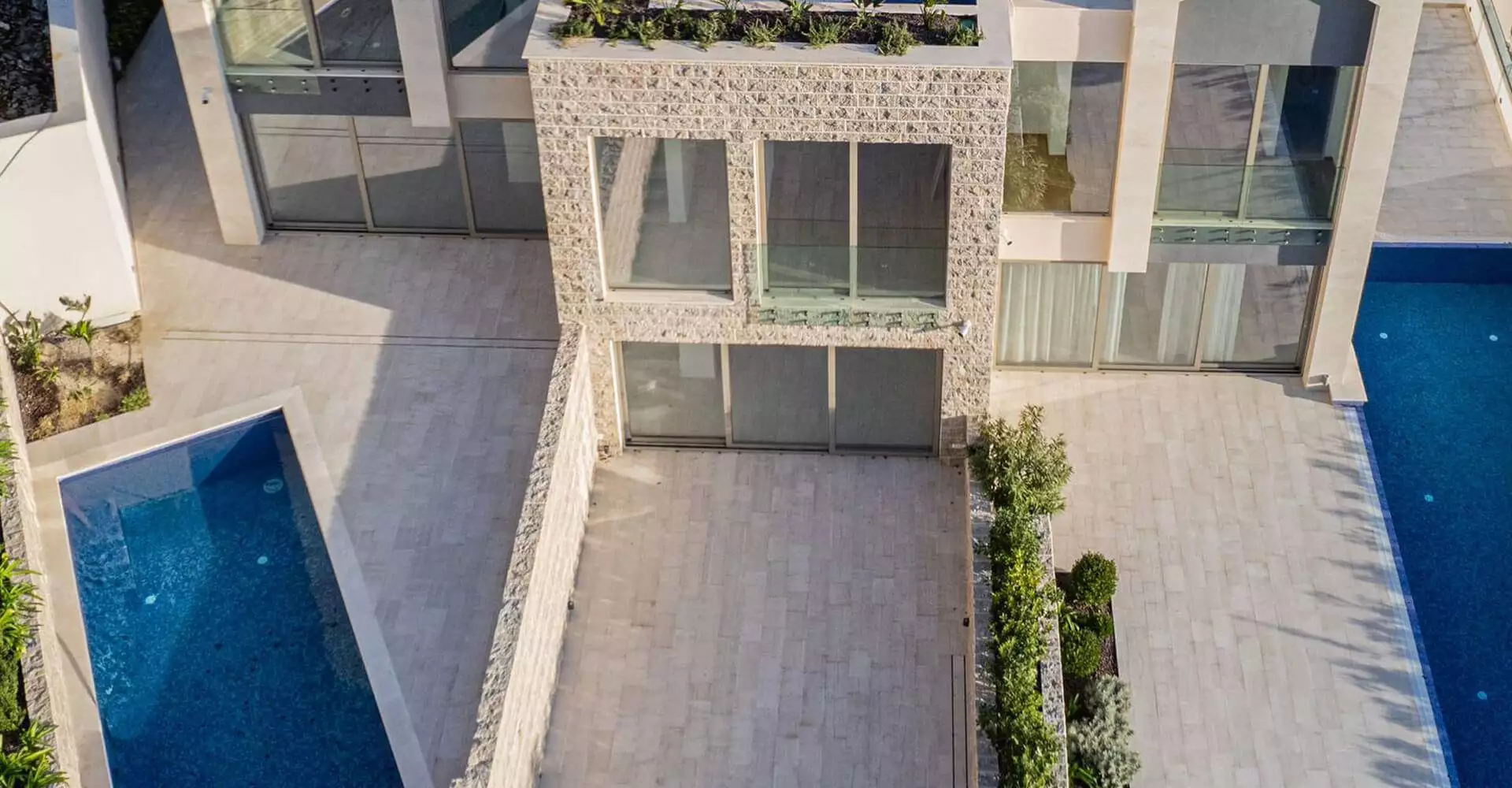 Townhouse 241m² in Montenegro, Tivat. Priced at 610000€ rent photo-9