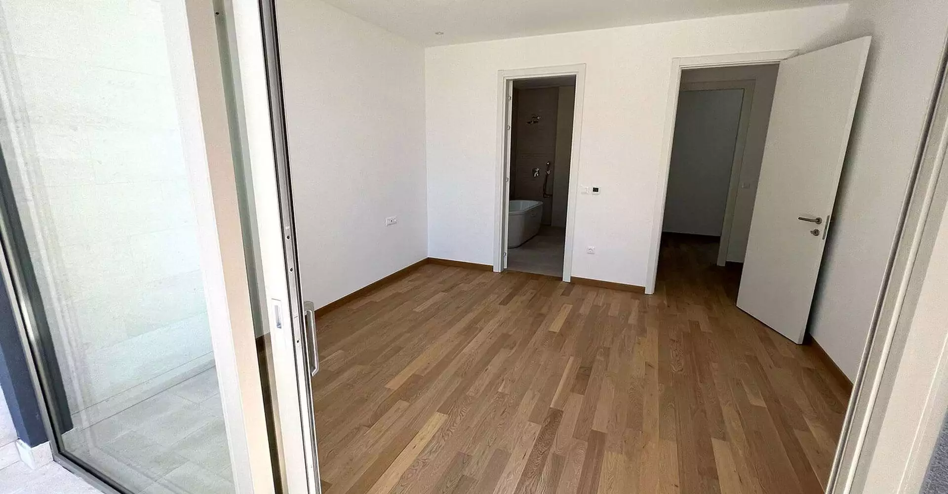 Townhouse 241m² in Montenegro, Tivat. Priced at 610000€ rent photo-17
