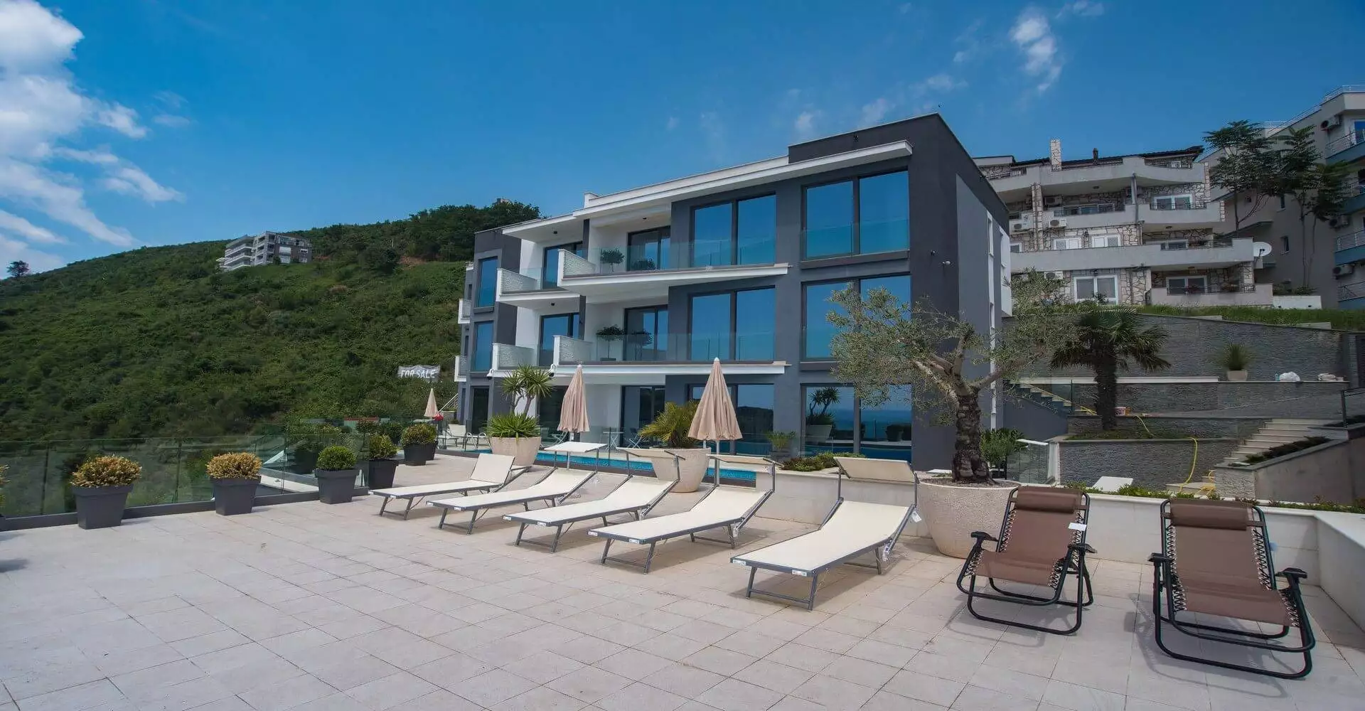 Villa 1133m² in Montenegro, Vidikovac. Priced at 3000000$ rent photo-1