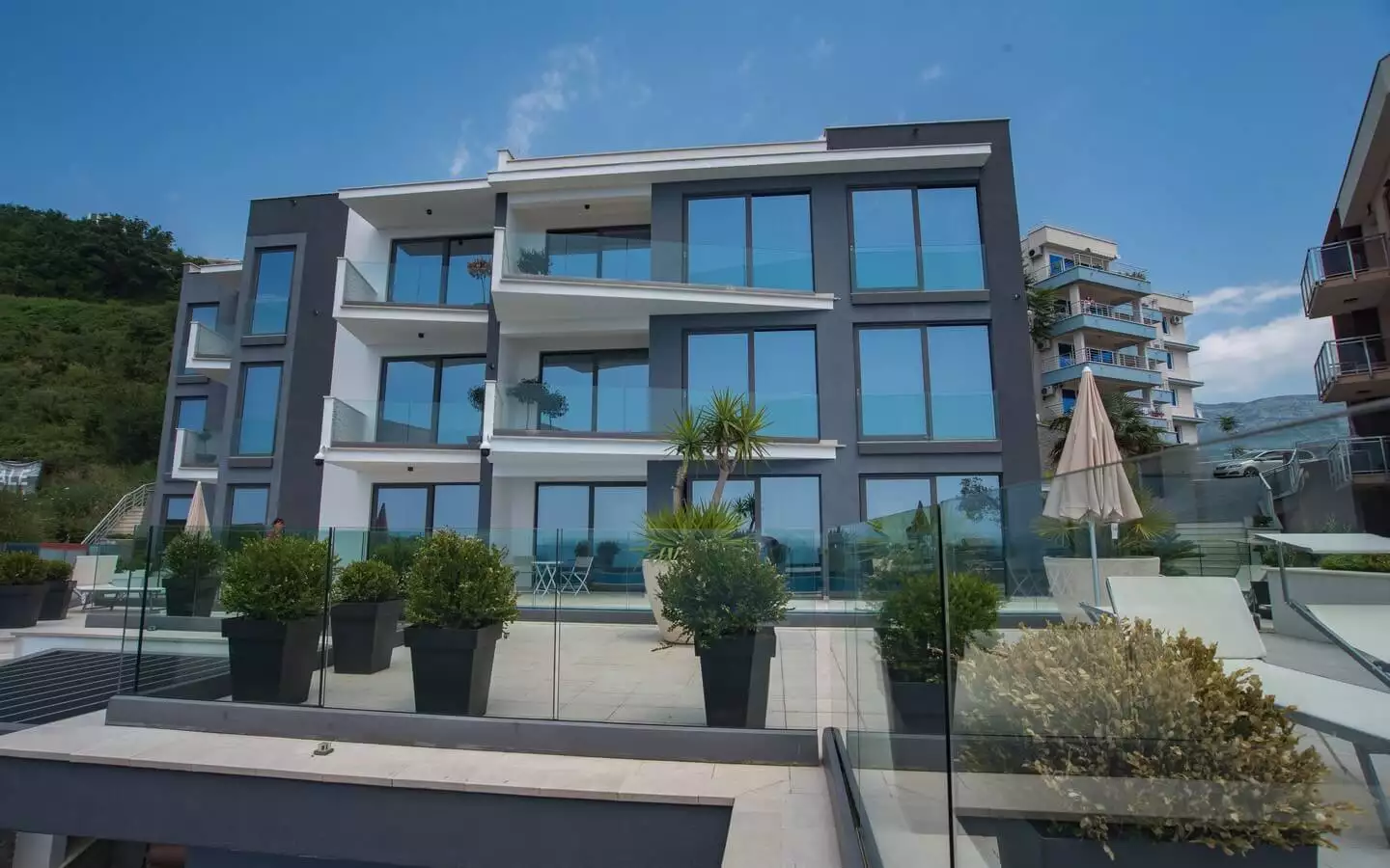 Villa 1133m² in Montenegro, Vidikovac. Priced at 3000000$ rent photo-2
