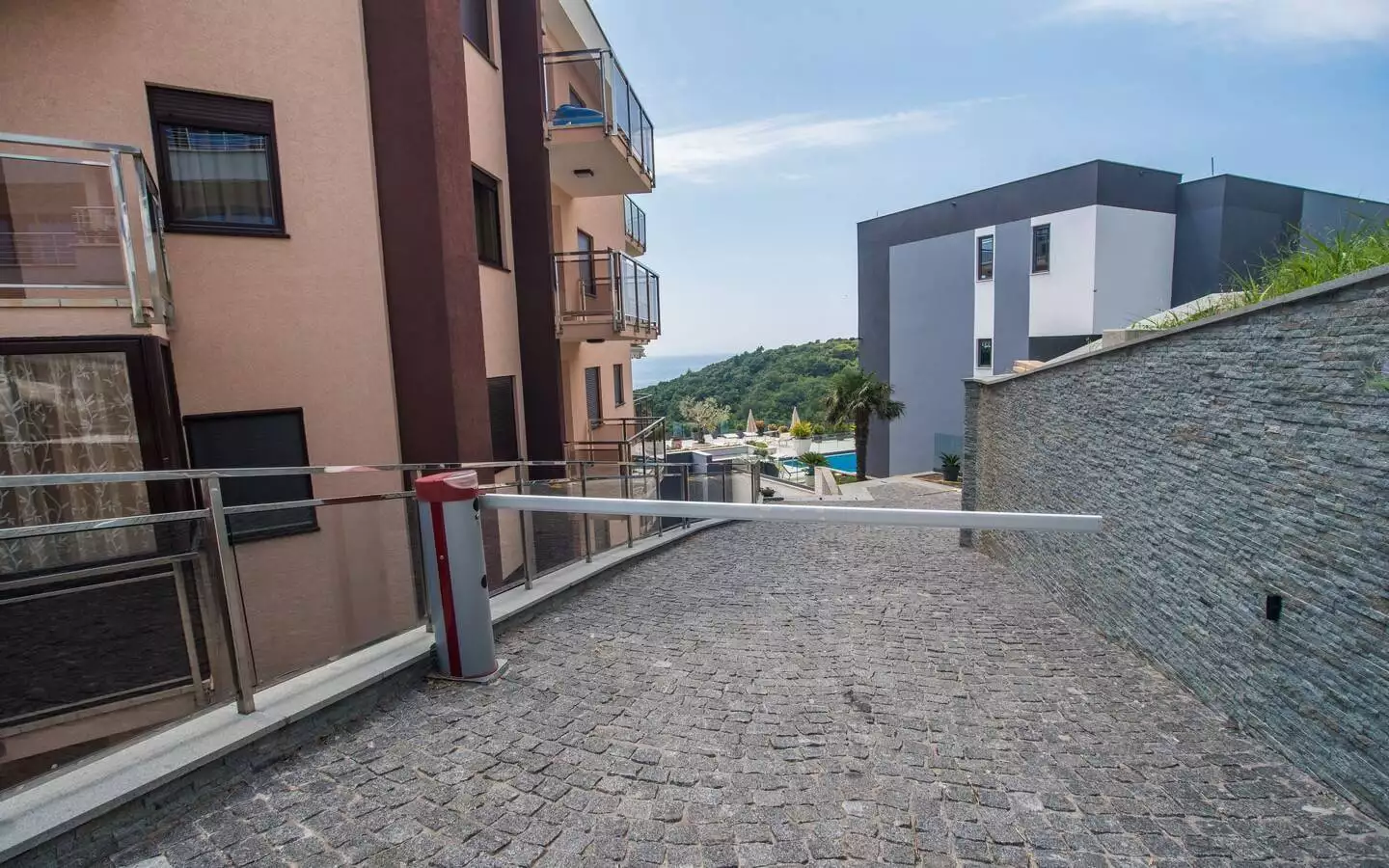 Villa 1133m² in Montenegro, Vidikovac. Priced at 3000000$ rent photo-7