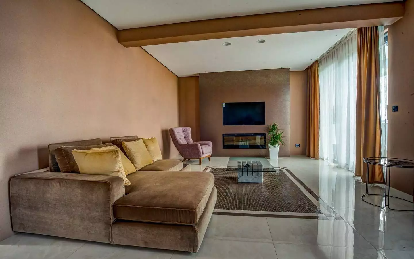 Villa 1133m² in Montenegro, Vidikovac. Priced at 3000000$ rent photo-8