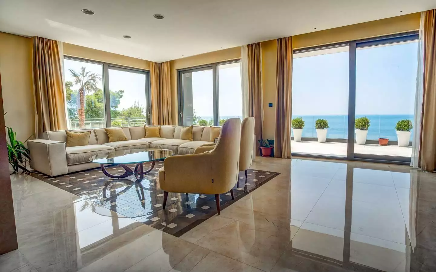 Villa 1133m² in Montenegro, Vidikovac. Priced at 3000000$ rent photo-10