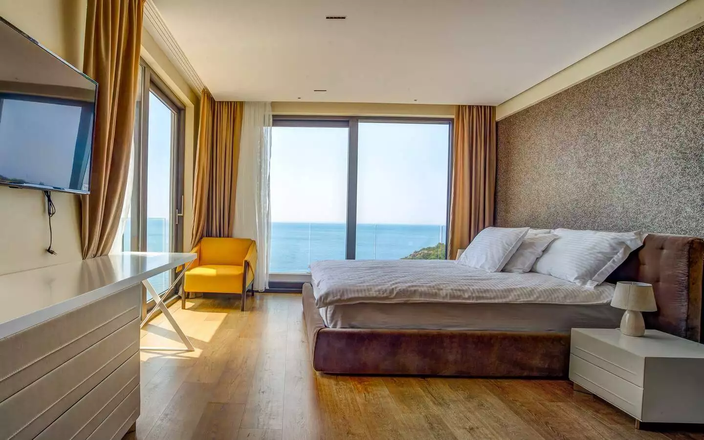 Villa 1133m² in Montenegro, Vidikovac. Priced at 3000000$ rent photo-19