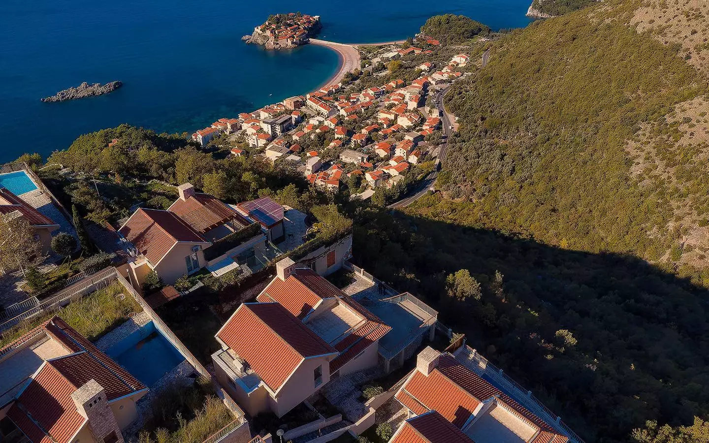 Villa 216m² in Montenegro, Budva. Priced at 400000$ rent photo-6
