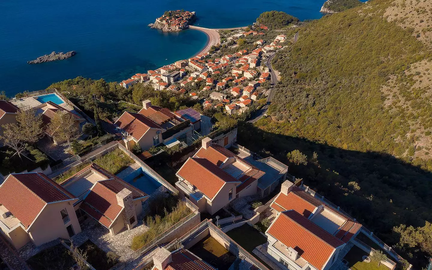 Villa 216m² in Montenegro, Budva. Priced at 400000$ rent photo-9