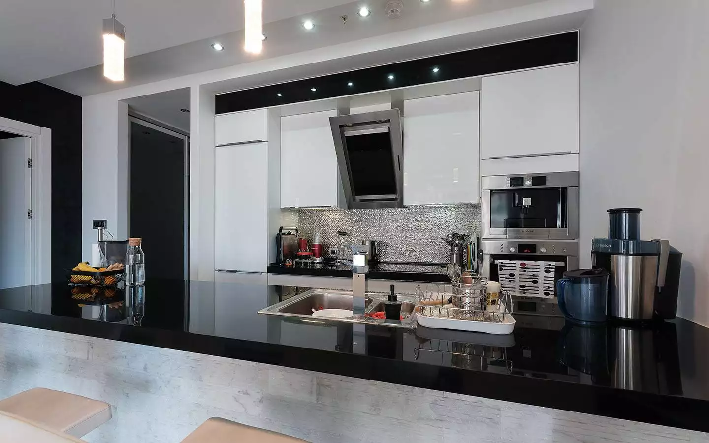 Flat 104m² in Montenegro, Budva. Priced at 500000$ rent photo-8