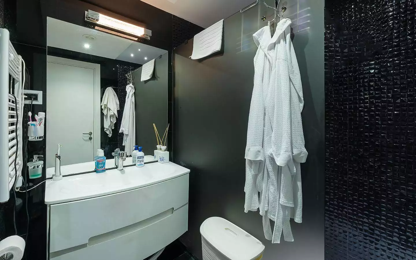 Flat 104m² in Montenegro, Budva. Priced at 500000$ rent photo-13