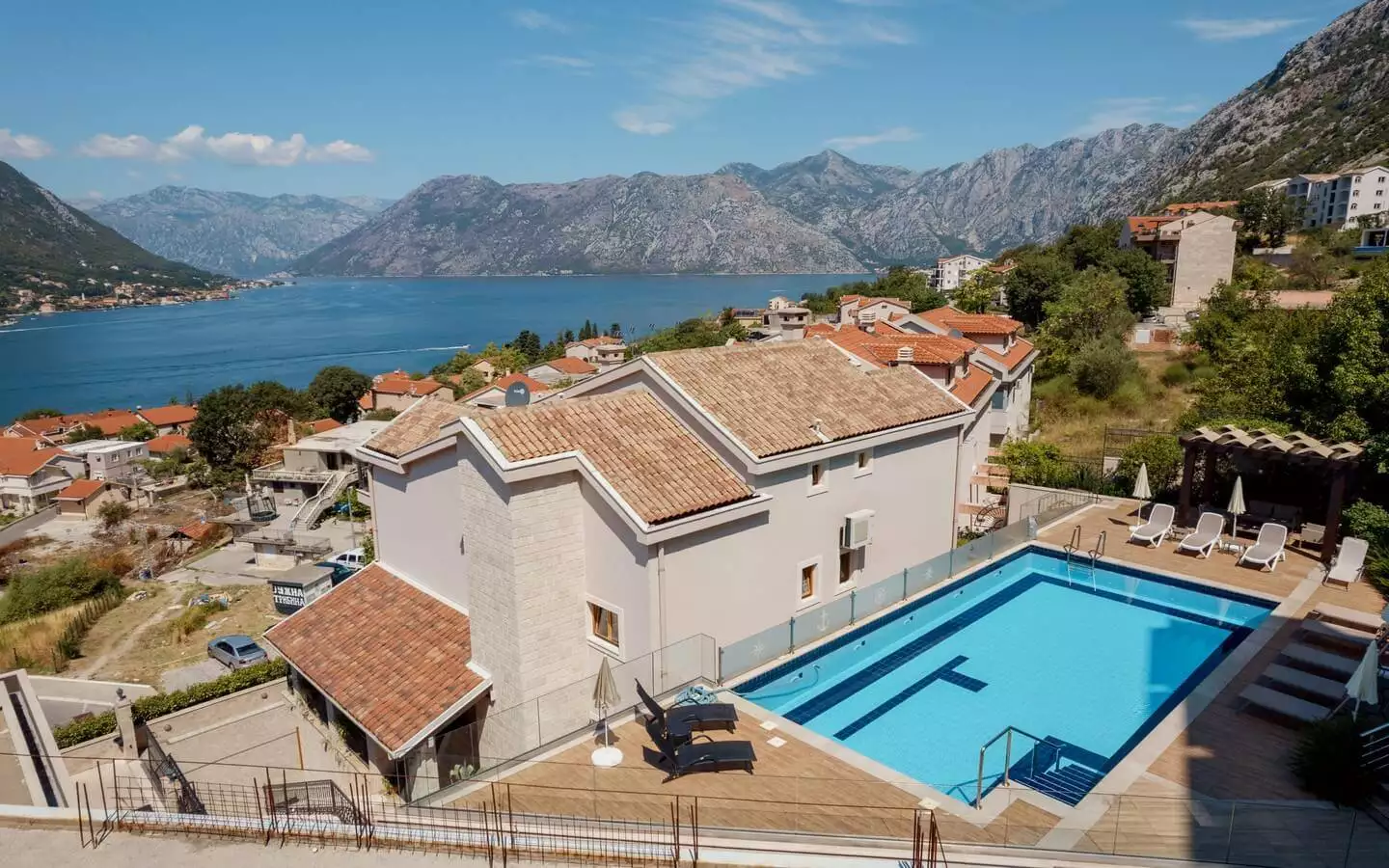 Villa 507m² in Montenegro, Kotor. Priced at 1490000$ rent photo-4
