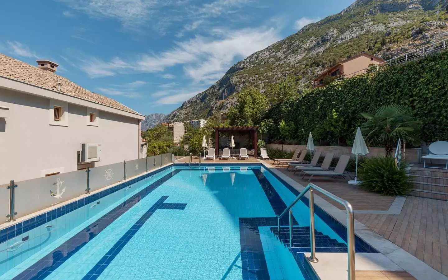 Villa 507m² in Montenegro, Kotor. Priced at 1490000$ rent photo-5