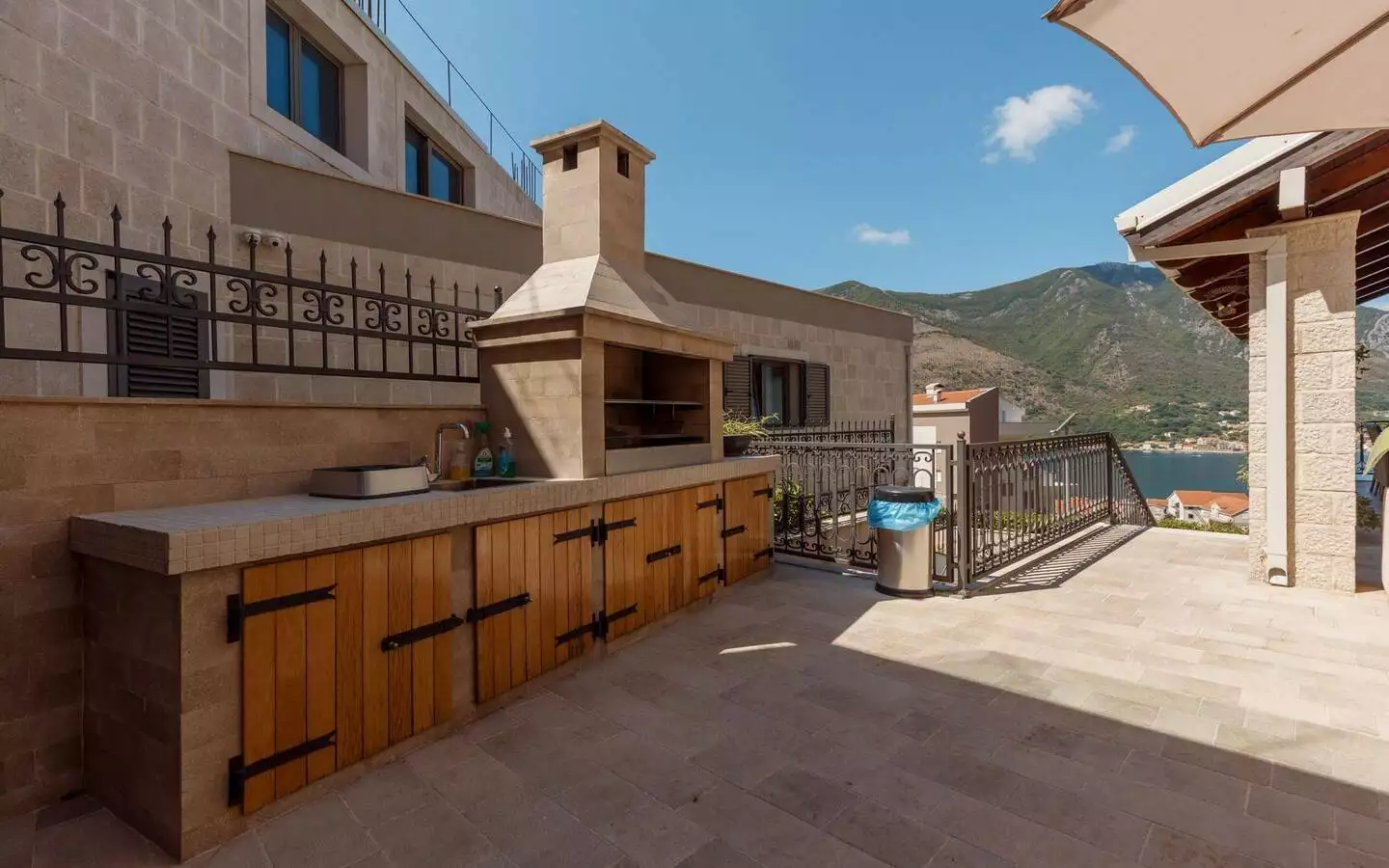 Villa 507m² in Montenegro, Kotor. Priced at 1490000$ rent photo-20