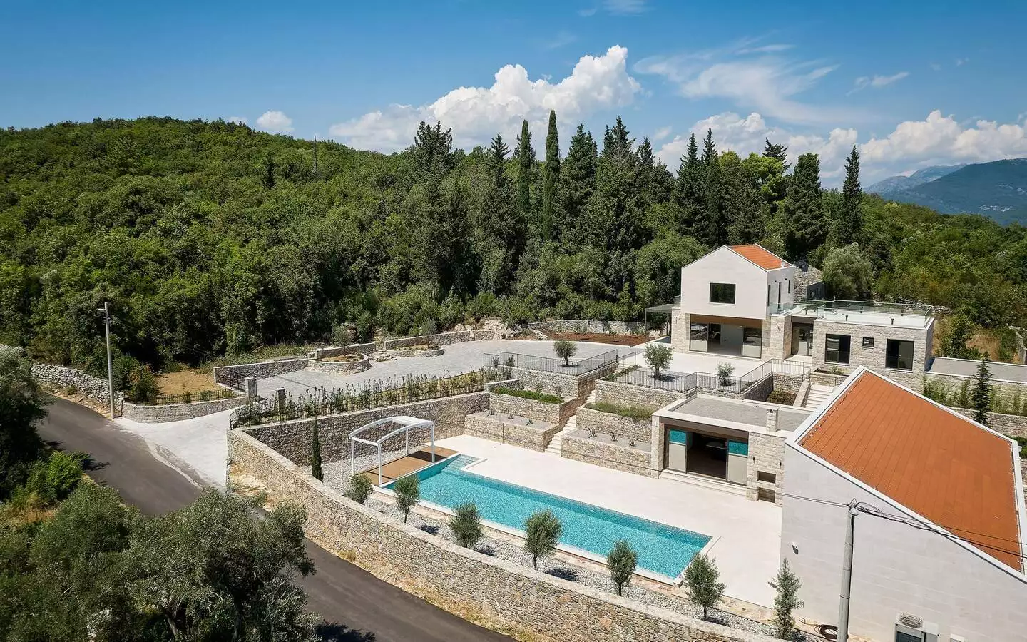 Villa 558m² in Montenegro, Tivat. Priced at 3000000$ rent photo-2