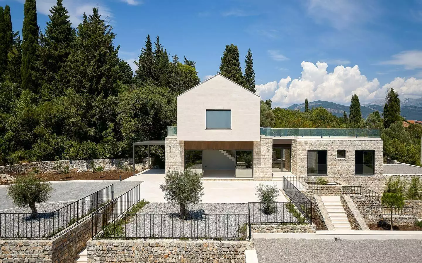 Villa 558m² in Montenegro, Tivat. Priced at 3000000$ rent photo-5