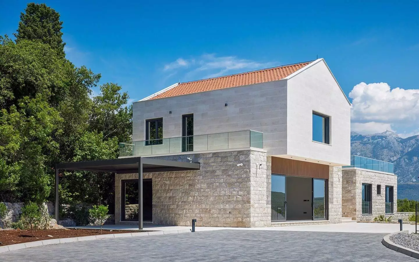 Villa 558m² in Montenegro, Tivat. Priced at 3000000$ rent photo-6
