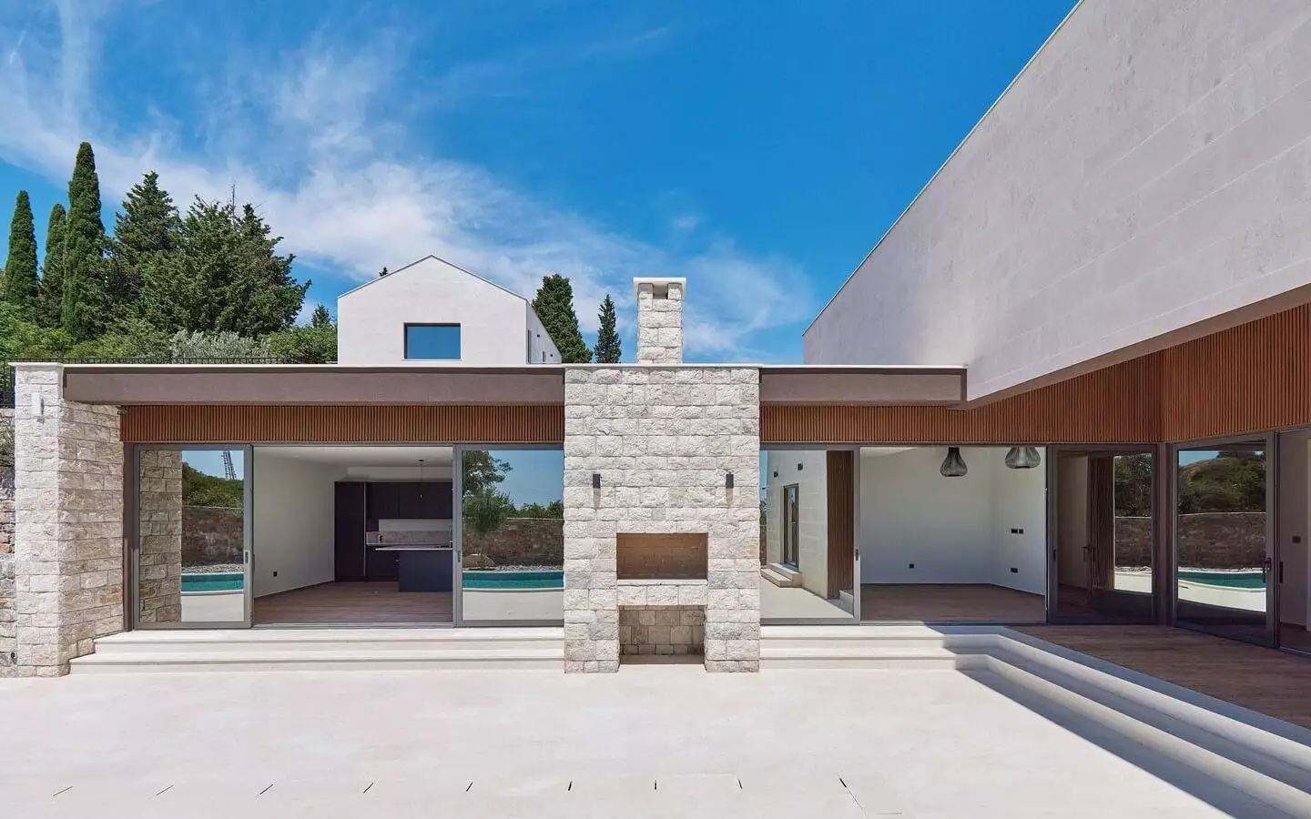 Villa 558m² in Montenegro, Tivat. Priced at 3000000$ rent photo-12