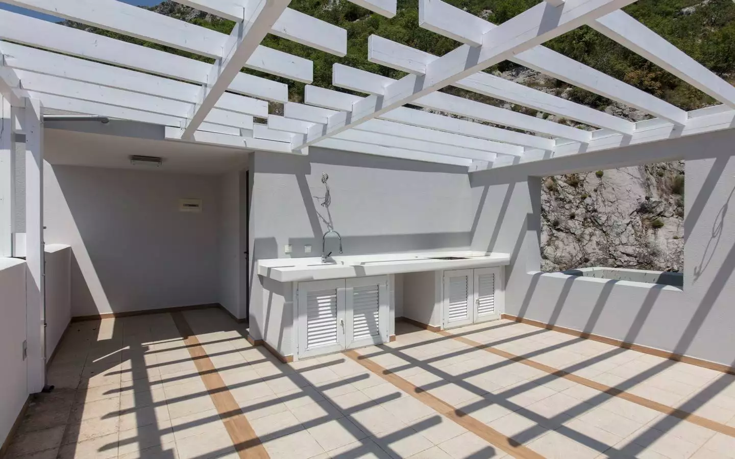 Villa 286m² in Montenegro, Morinj. Priced at 1200000$ rent photo-15