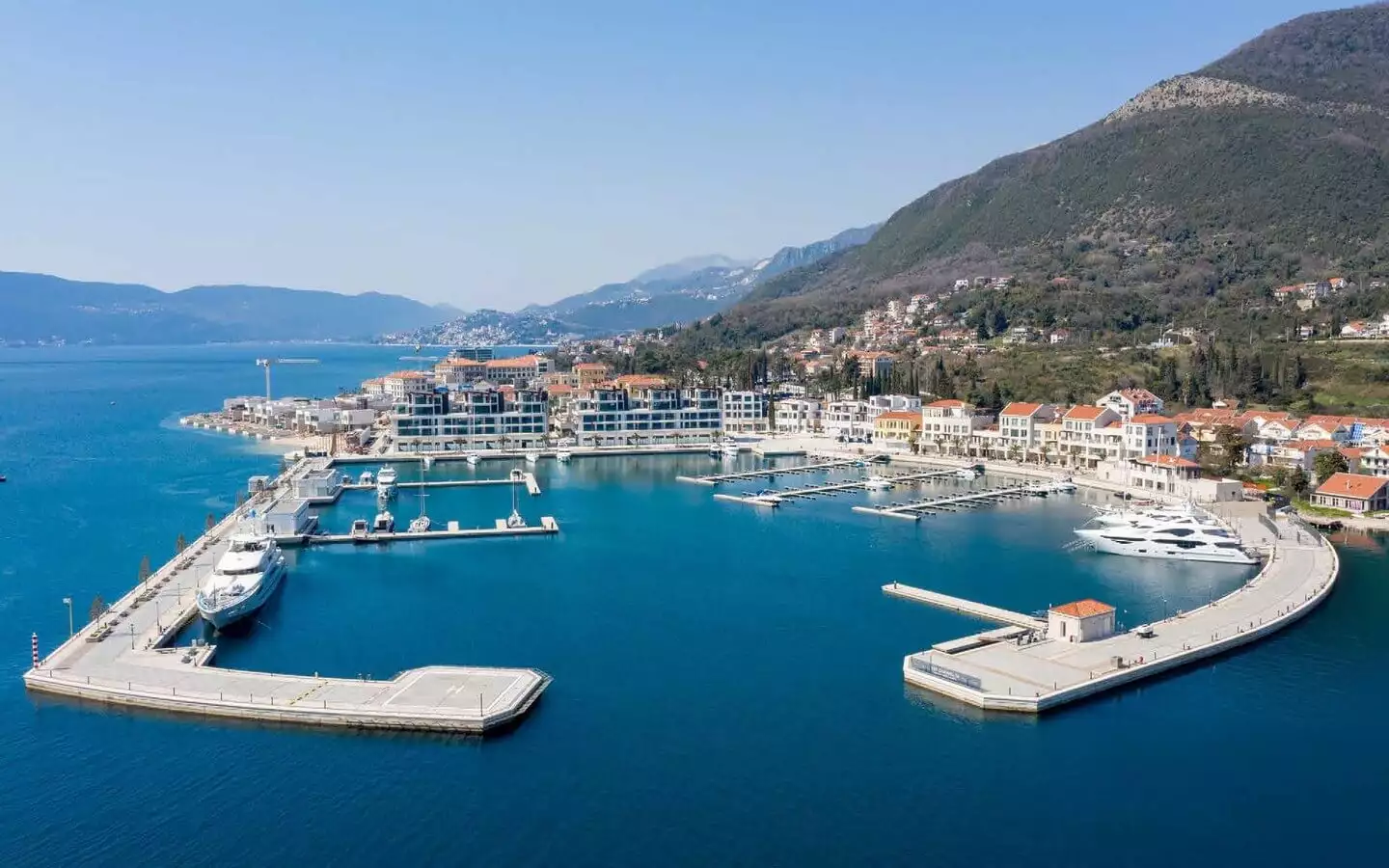 Flat 102m² in Montenegro, Kumbor. Priced at 1225000€ rent photo-2