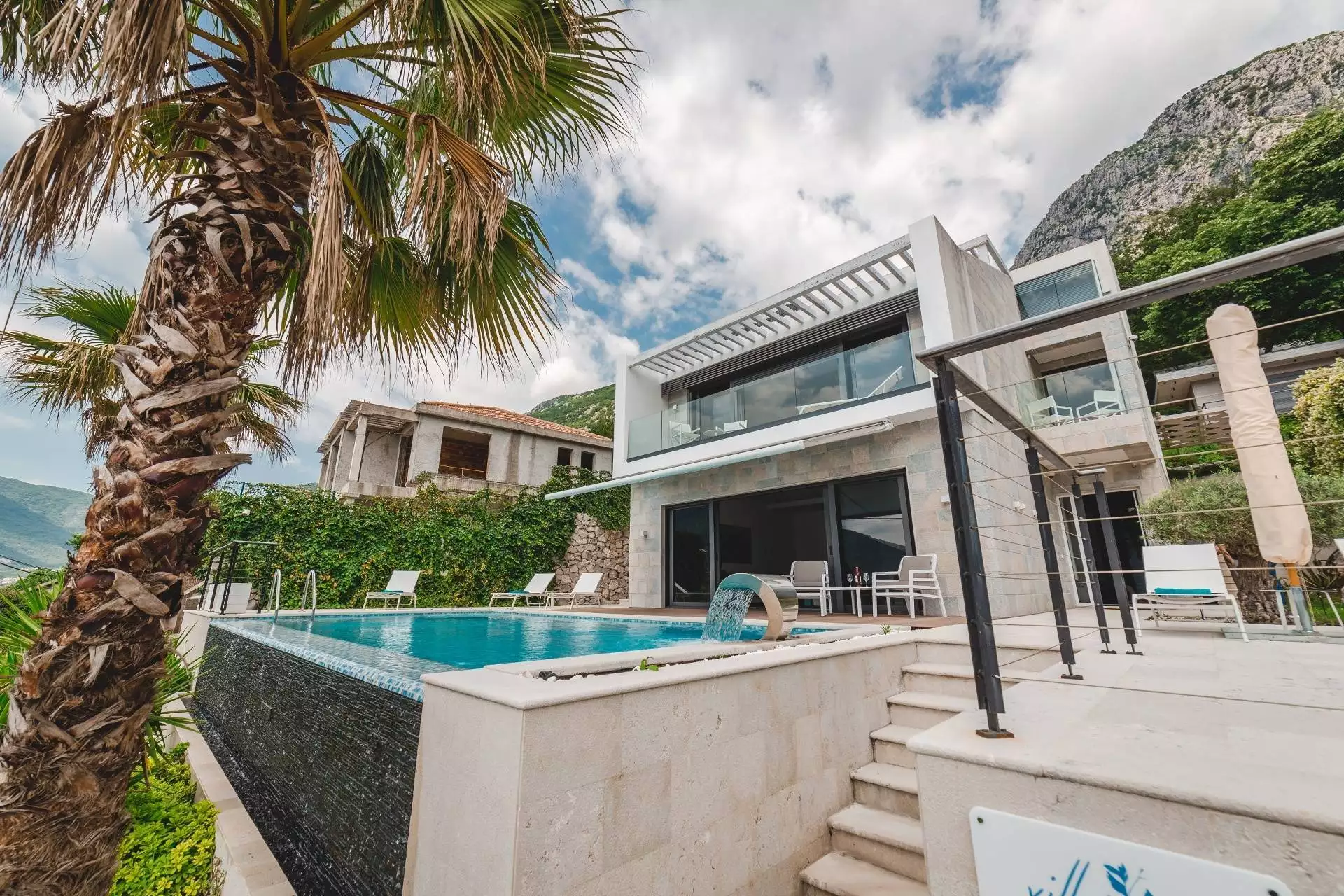 Villa 450m² in Montenegro, Strp. Priced at 3500000$ rent photo-1