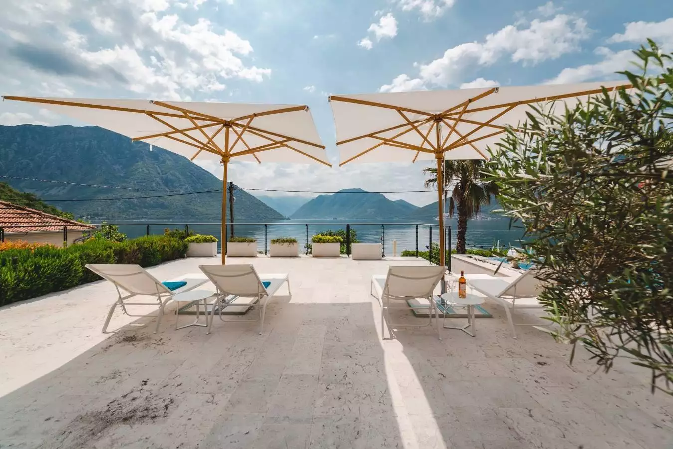 Villa 450m² in Montenegro, Strp. Priced at 3500000$ rent photo-11