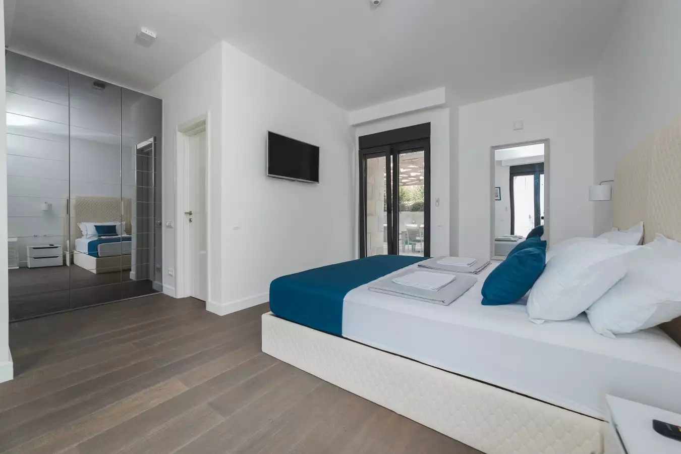 Villa 450m² in Montenegro, Strp. Priced at 3500000$ rent photo-25