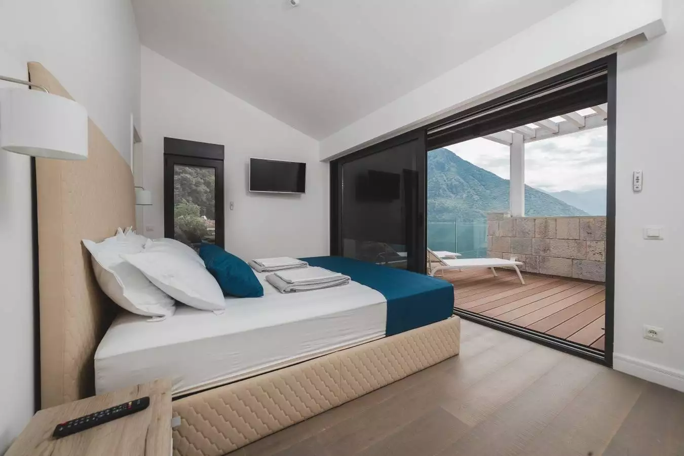 Villa 450m² in Montenegro, Strp. Priced at 3500000$ rent photo-26