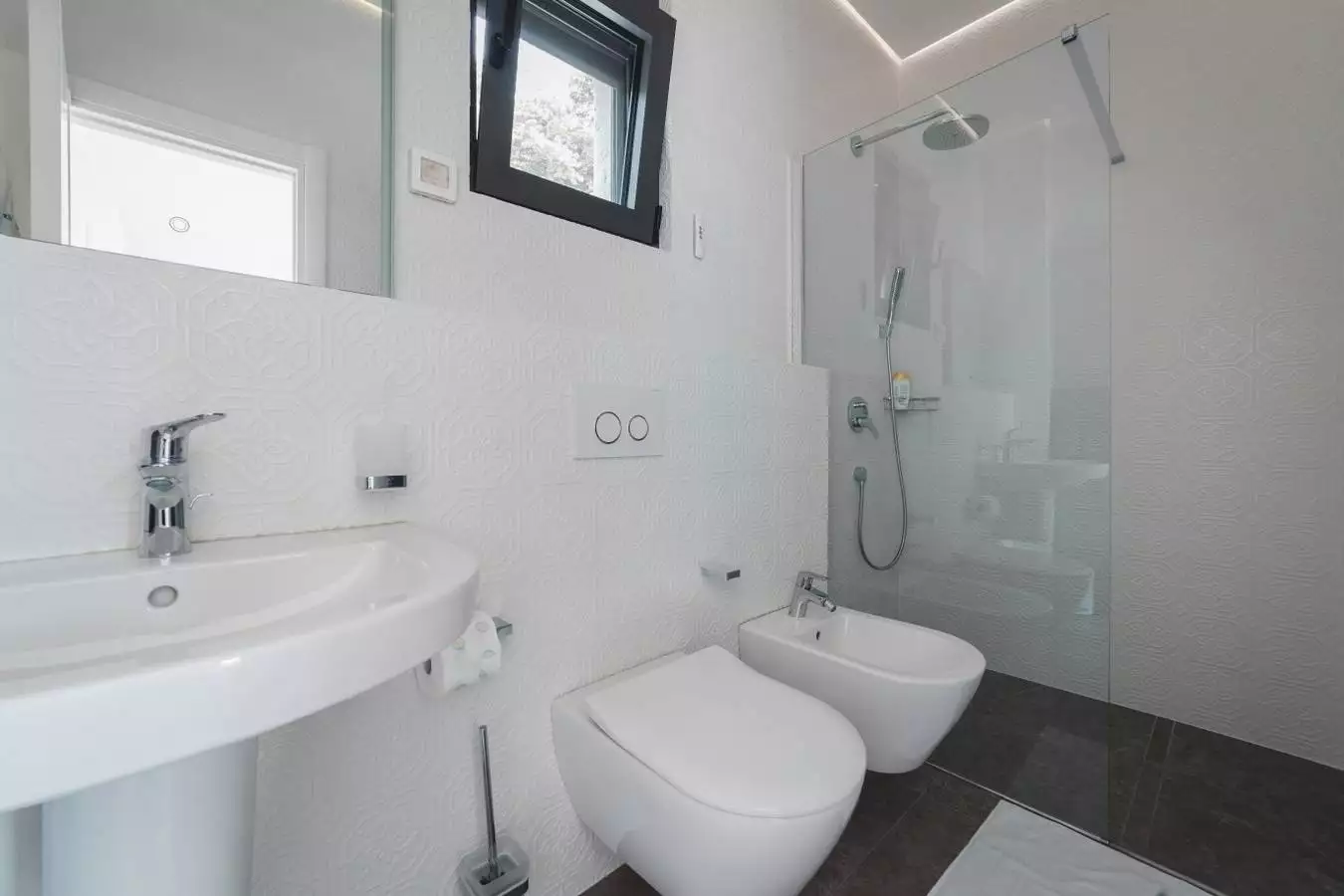 Villa 450m² in Montenegro, Strp. Priced at 3500000$ rent photo-30
