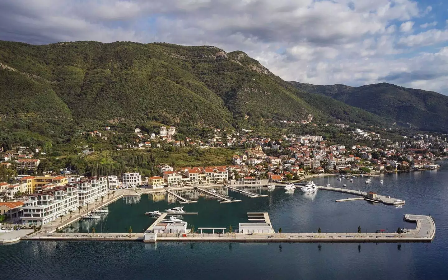 Flat 162m² in Montenegro, Kumbor. Priced at 1105000€ rent photo-5